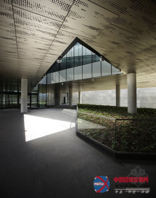 ACXT设计的西班牙LEED白金认证数据中心