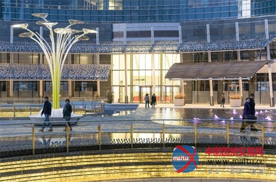AECOM设计的意大利米兰Gae Aulenti广场