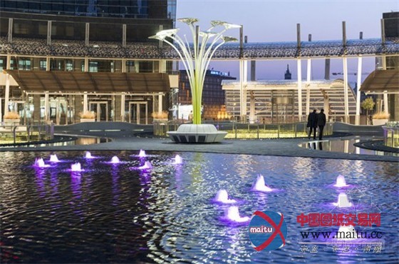 AECOM设计的意大利米兰Gae Aulenti广场