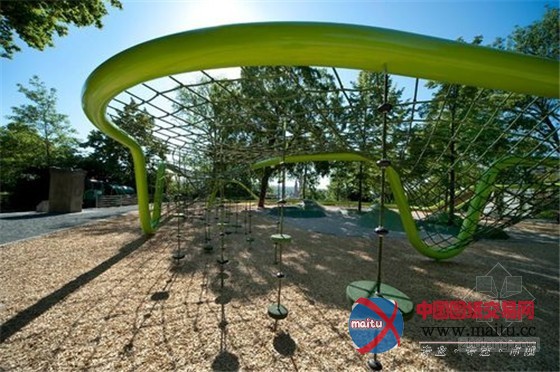 德国威斯巴登地标景观:雕塑游乐场