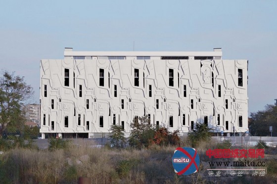 Mijalkovic+PPAG设计的马其顿巴洛克式停车库