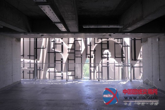 Mijalkovic+PPAG设计的马其顿巴洛克式停车库