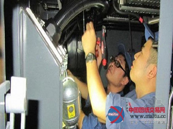 中国自主研制超级电容嵌入轻轨列车