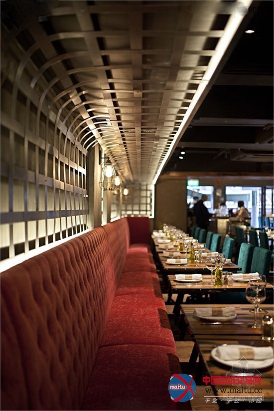 香港粗野质感的餐厅设计