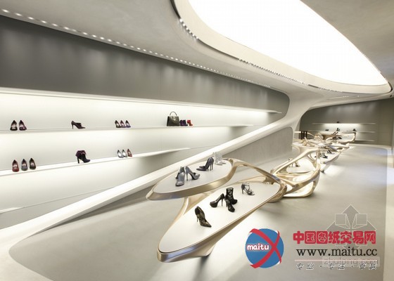 扎哈·哈迪德为美国某鞋业设计的首个精品店