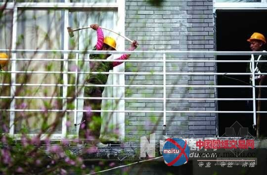 水榭花都楼顶违建被依法强拆