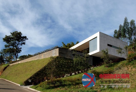 Alejandro Restrepo Montoya等设计的哥伦比亚家庭住宅项目