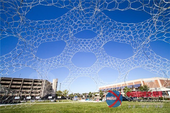 loop pH设计的LED炫彩“蜂巢穹顶”