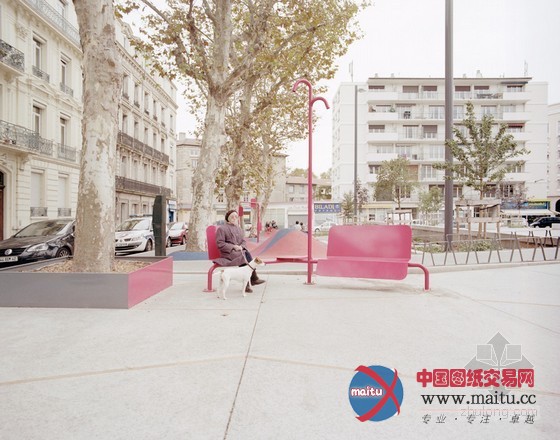 AWP设计的法国圣艾蒂安城市休闲广场