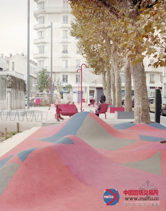 AWP设计的法国圣艾蒂安城市休闲广场