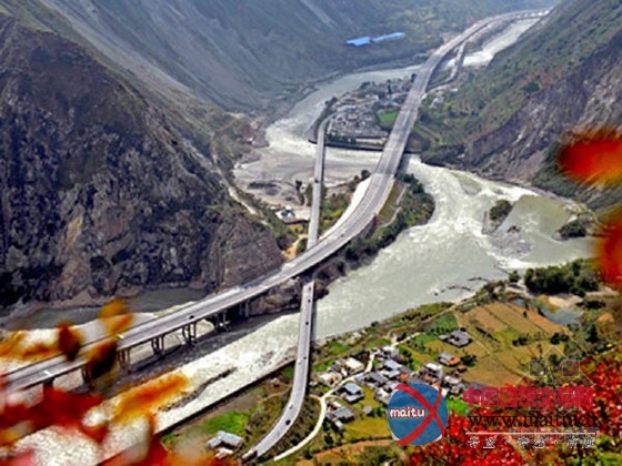 四川拟开建“最险高速” 八成路程“腾云驾雾”