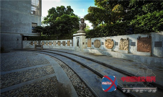 XSiTE设计的泰国曼谷Indapanno佛学档案馆