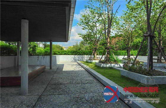 XSiTE设计的泰国曼谷Indapanno佛学档案馆