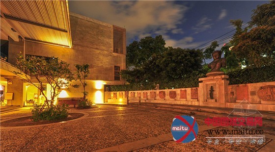 XSiTE设计的泰国曼谷Indapanno佛学档案馆