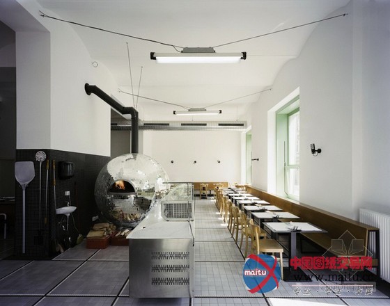 维也纳披萨店设计 感受别样的迪斯科