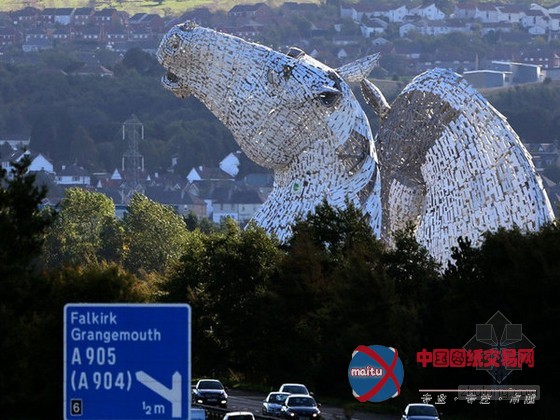 英国“马头”螺旋建筑即将完工