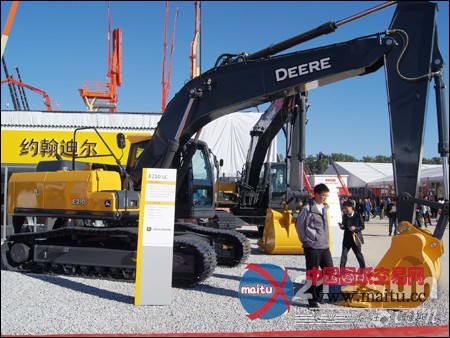 约翰迪尔携四款产品精彩亮相BICES 2013展会