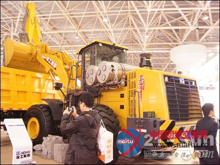 徐工LW800K-LNG装载机2013北京展耀世首发