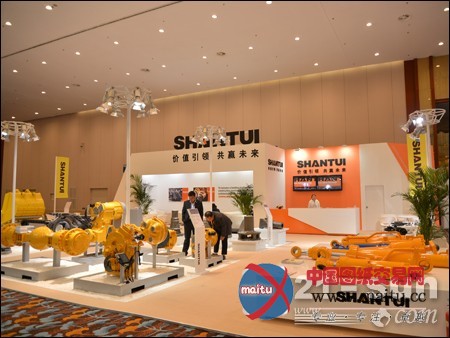 BICES 2013:山推室内展馆系列产品亮相