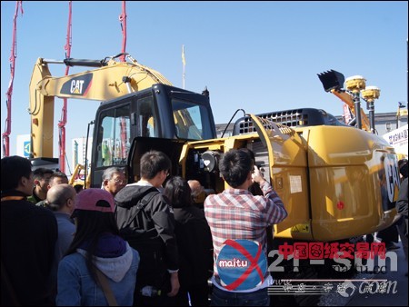 卡特彼勒320D2挖掘机BICES 2013火爆来袭