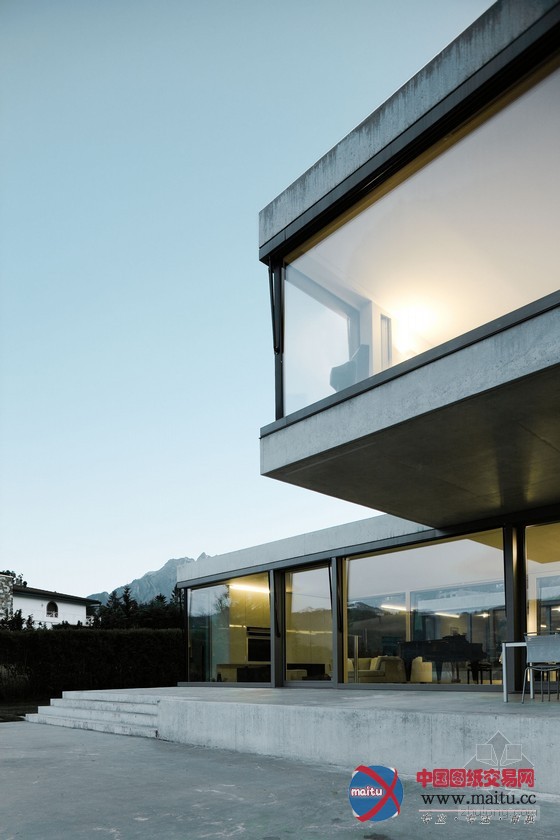 Niklaus Graber&Christoph Steiger事务所设计的瑞士别墅项目