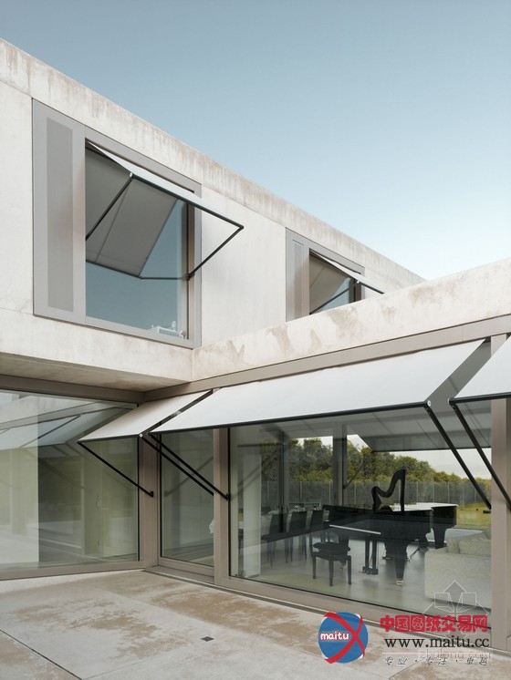 Niklaus Graber&Christoph Steiger事务所设计的瑞士别墅项目