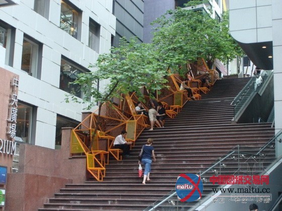 Edge设计的中国香港居民区楼梯景观