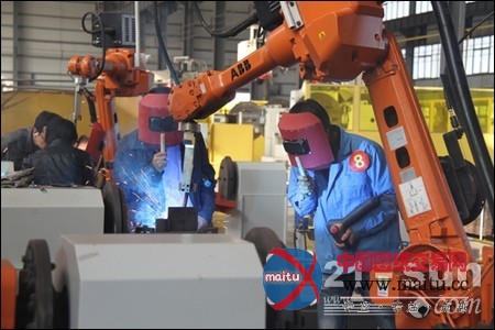 陕建机选手西安重装操作比武竞赛获佳绩