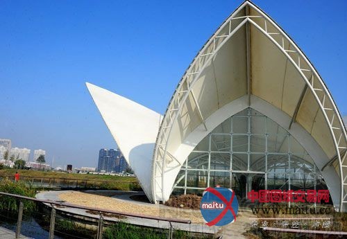 江苏海安现山寨版“悉尼歌剧院” 造价约60万