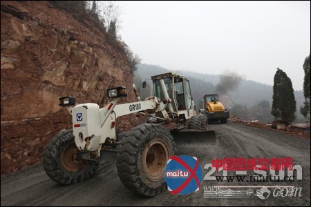 精彩施工:徐工压路机在邵吉线上展风采