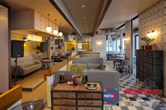 哈萨克斯坦Altyn-Alma面条店装修设计 颇具特色与气质