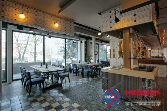 哈萨克斯坦Altyn-Alma面条店装修设计 颇具特色与气质