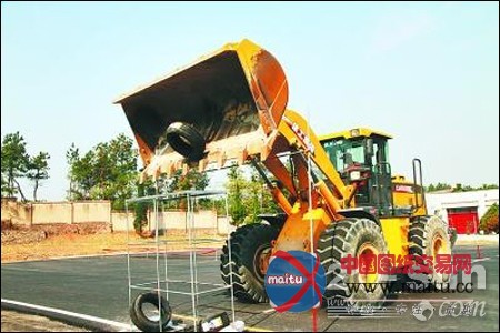 安徽公路养护技能大赛开战 大块头比灌篮