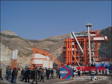 岳首筑机沥青再生设备技术观摩研讨会胜利召开