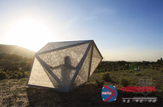 X工作室设计的墨西哥半透明庇护所