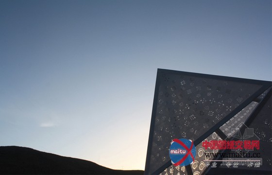 X工作室设计的墨西哥半透明庇护所