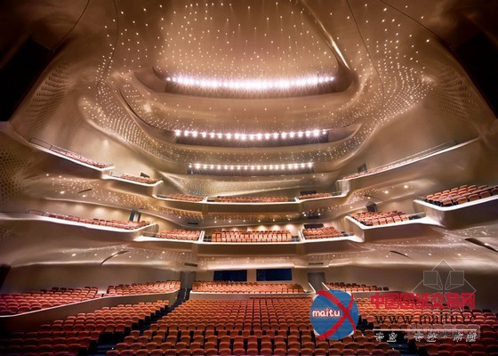 参与比赛获胜者将赢得五部扎哈·哈迪德专著书籍