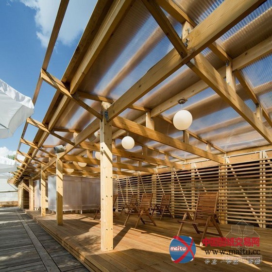 俄罗斯高尔基公园入口休息区