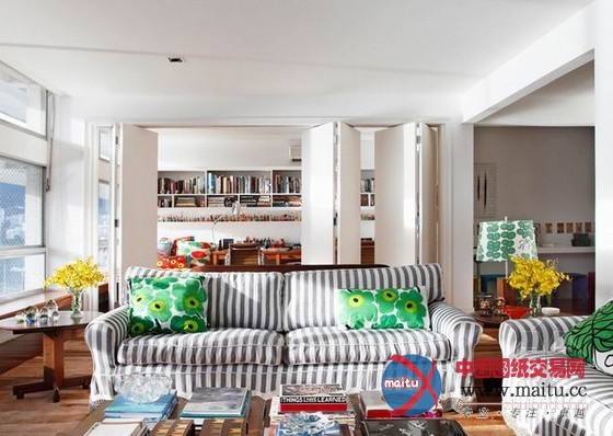 丰富色彩配饰的巴西公寓设计