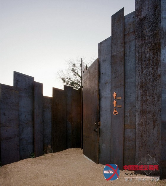 美国德州鸟夫人湖巧妙的雕塑卫生间