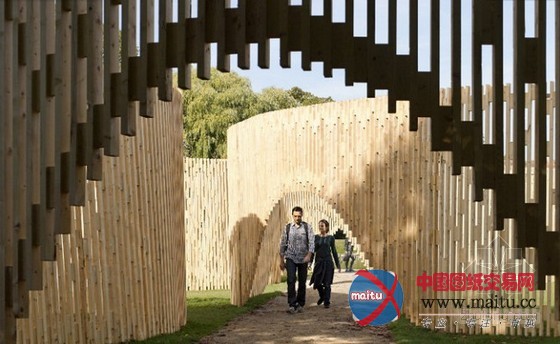 FABRIC设计的丹麦皇家园林Trylletromler木亭子