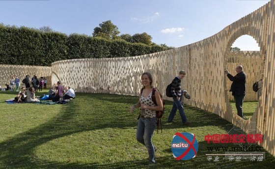 FABRIC设计的丹麦皇家园林Trylletromler木亭子