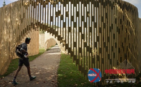 FABRIC设计的丹麦皇家园林Trylletromler木亭子