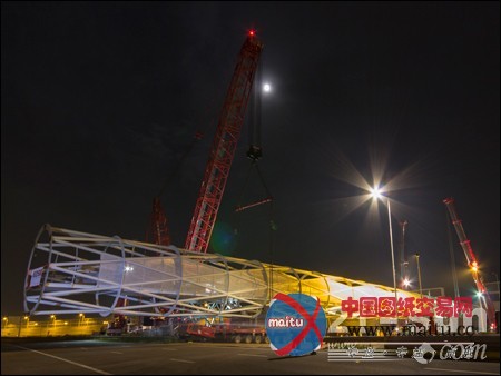 特雷克斯起重机助力鹿特丹人行天桥吊装