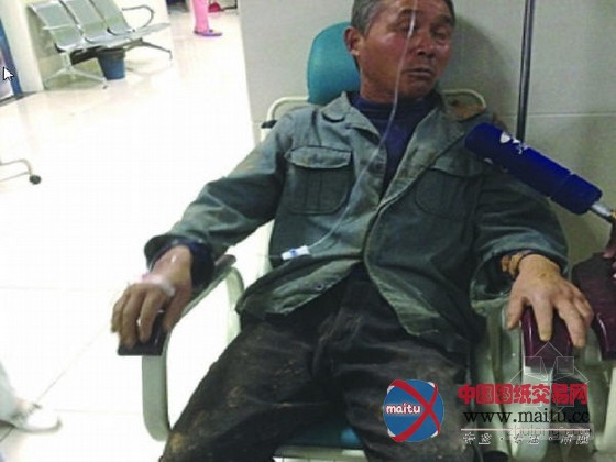 南京道路施工发生塌方 致1死4伤