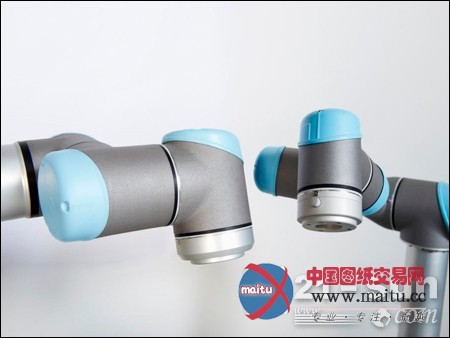 优傲机器人亮相第15届中国国际工业博览会