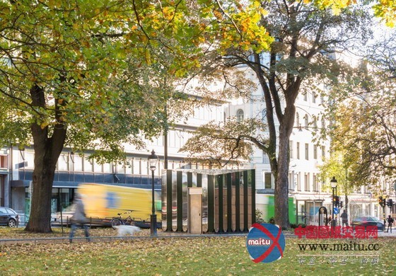 斯德哥尔摩公园中的可爱绚丽的公共卫生间