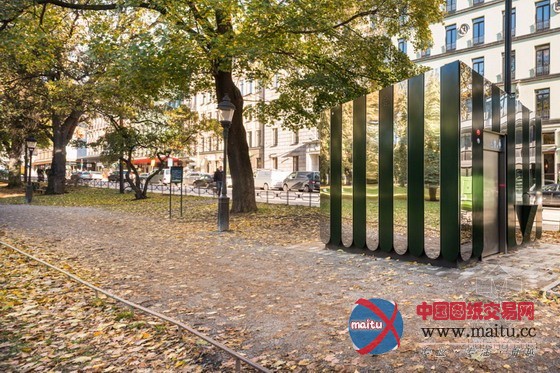 斯德哥尔摩公园中的可爱绚丽的公共卫生间