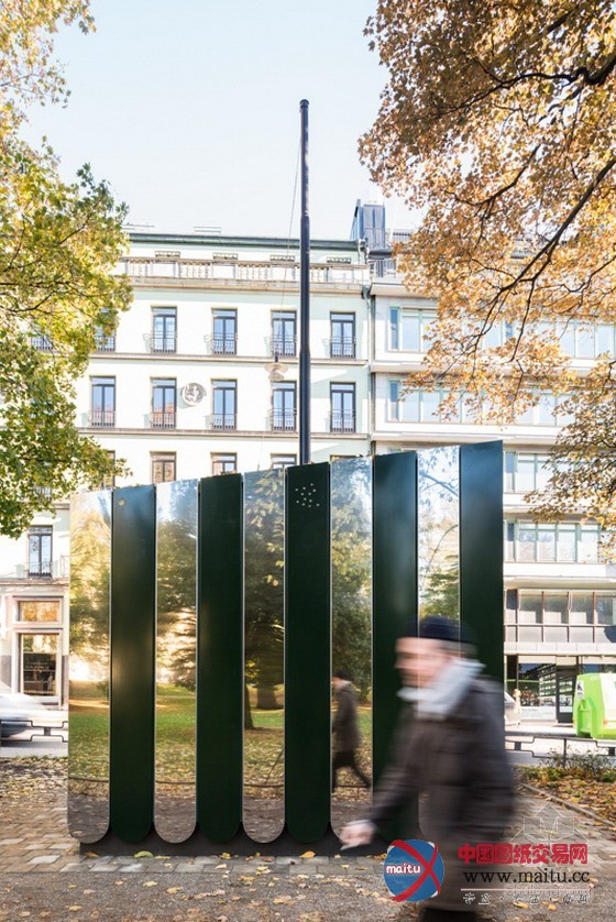 斯德哥尔摩公园中的可爱绚丽的公共卫生间