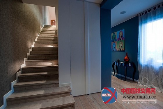 阁楼公寓室内设计 简单的奢华感